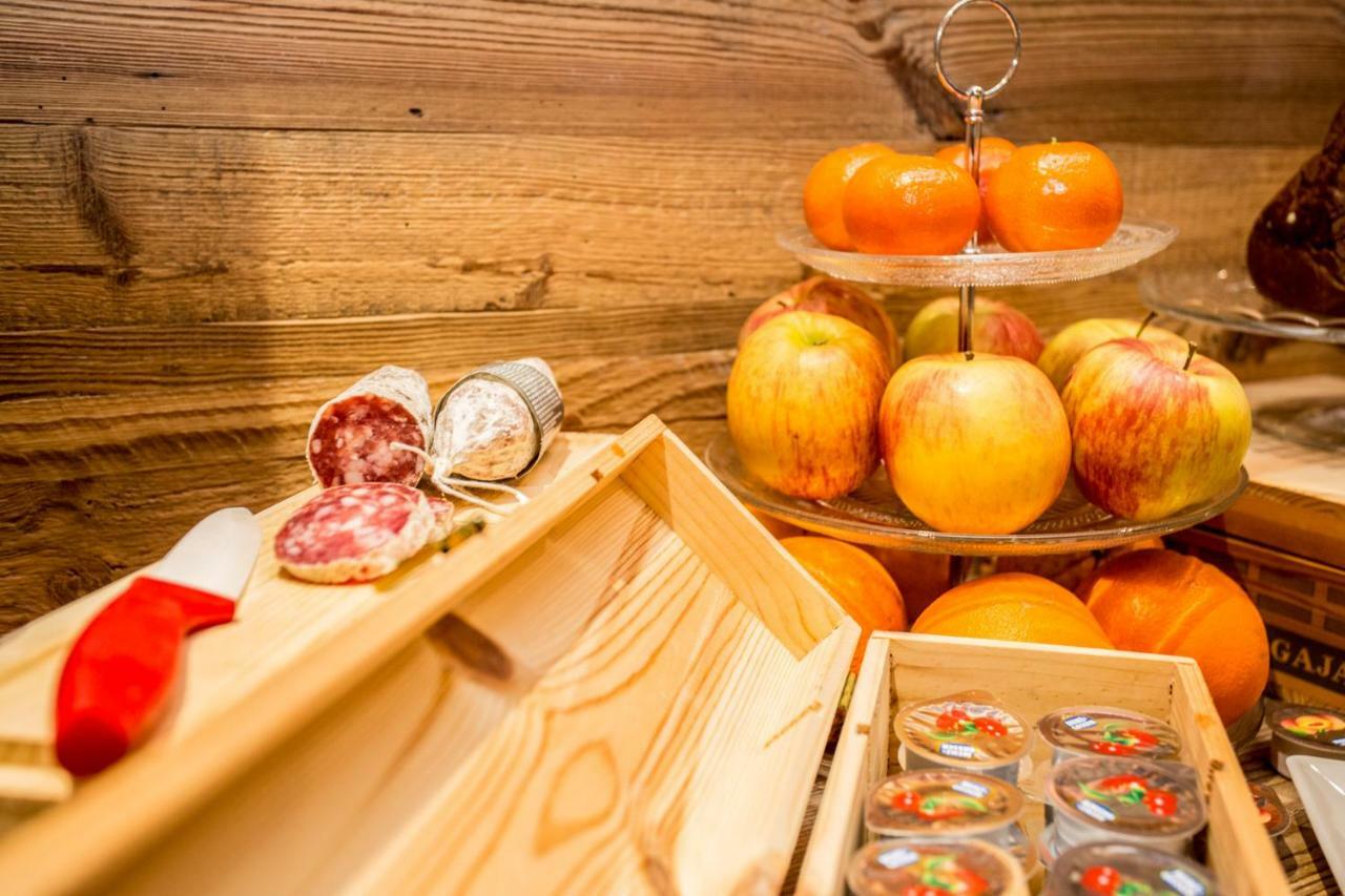 Alpine Rooms Guesthouse Breuil-Cervinia Buitenkant foto