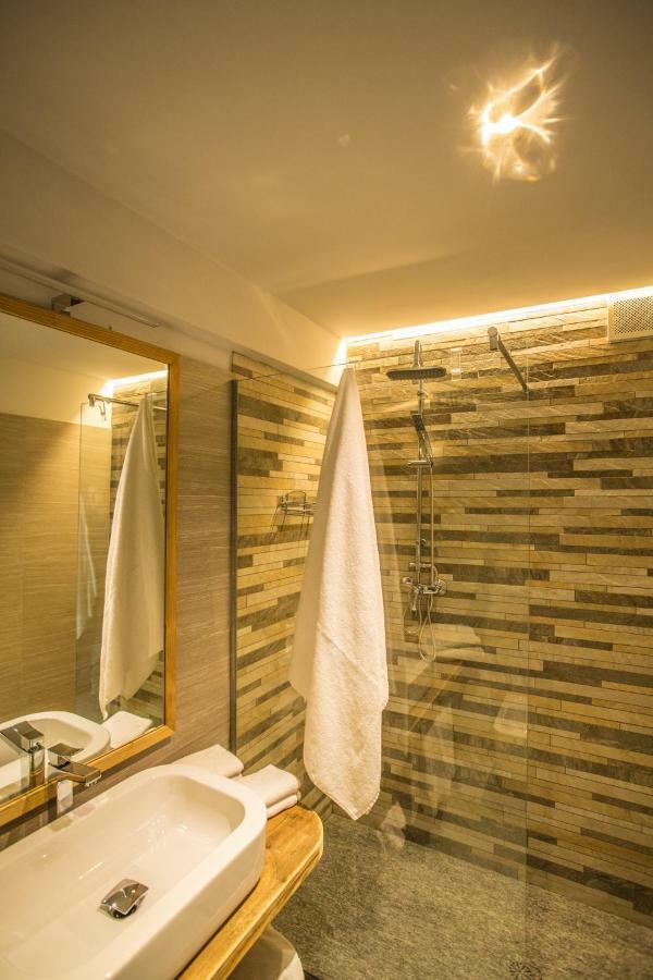 Alpine Rooms Guesthouse Breuil-Cervinia Buitenkant foto